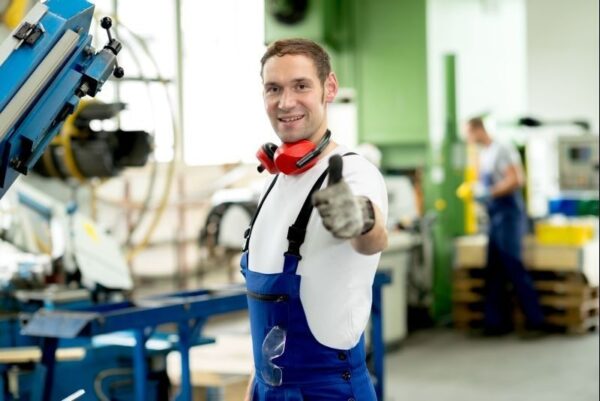 Dělnice/dělník v textilní výrobě (27.000 – 30.000 Kč)